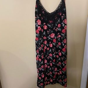 Forever 21 1x floral  dress with lace up back
